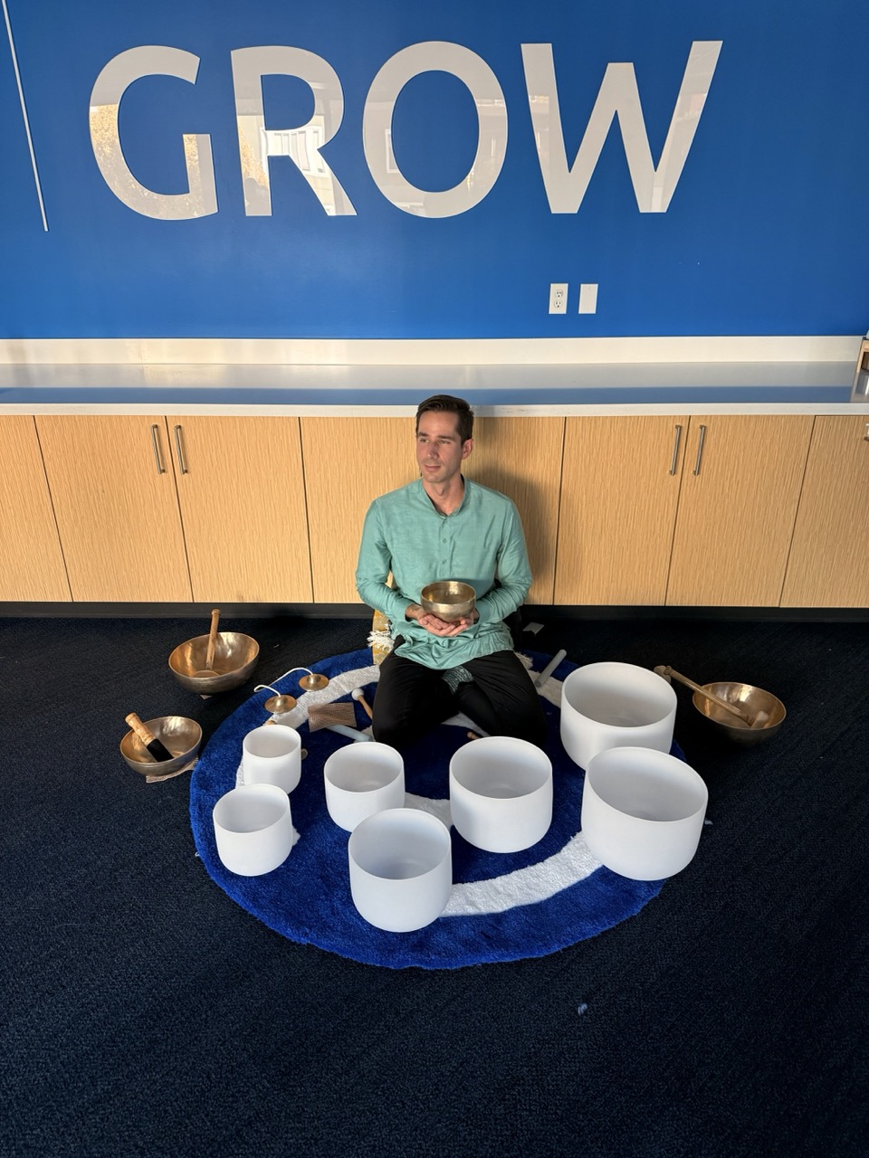 Derek leading a sound bath for a corporate leadership retreat.